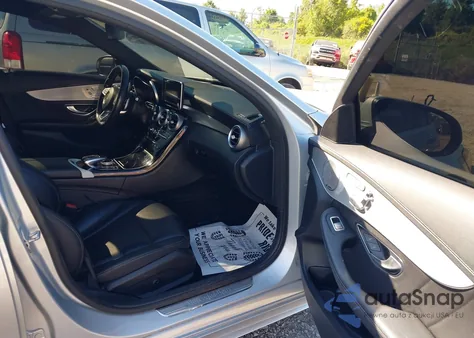 2015 Mercedes-Benz C 300 Sport 4Matic из США, поврежденный, VIN 55SWF4KB4FU034403